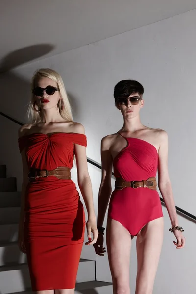 Look 16